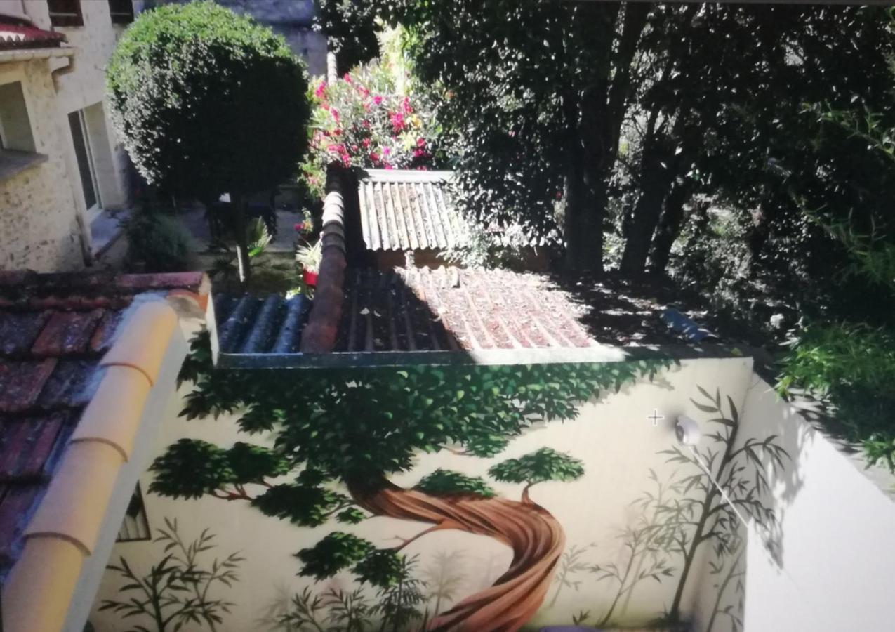 Suite Oisivete Avec Terrasse Vue Sur Patio Et Clim Montpellier Buitenkant foto