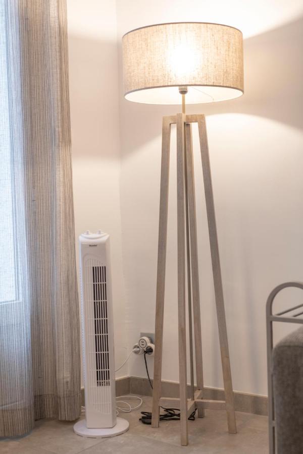 Suite Oisivete Avec Terrasse Vue Sur Patio Et Clim Montpellier Buitenkant foto