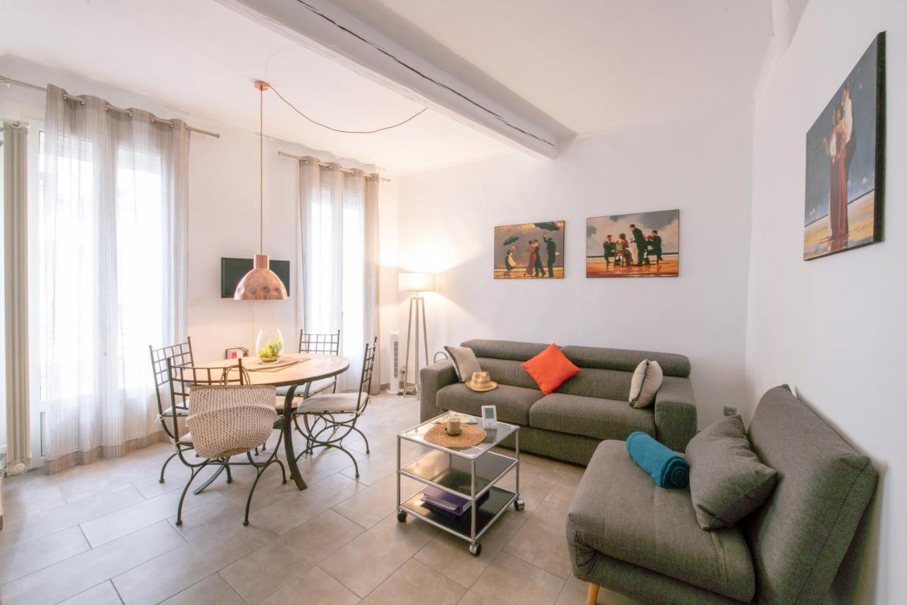 Suite Oisivete Avec Terrasse Vue Sur Patio Et Clim Montpellier Buitenkant foto